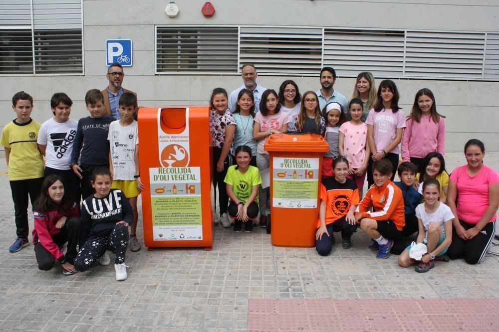 Ayuntamiento de Novelda IMG_5248-ayto La campanya “No sigues panoli i recicla l’oli” inaugura el servei de recollida d’oli a Novelda 