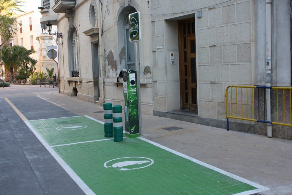 Ayuntamiento de Novelda Recarga-2-ayto-1024x683 Novelda instala la primera estación de recarga pública para vehículos eléctricos de la comarca 