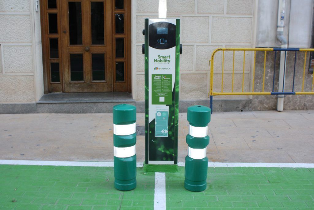 Ayuntamiento de Novelda Recarga-3-ayto-1024x683 Novelda instal·la la primera estació de recàrrega pública per vehicles elèctrics de la comarca 