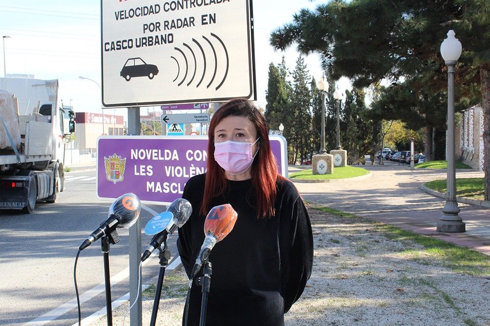 Ayuntamiento de Novelda 01-13 Señalización vial contra  la violencia machista 