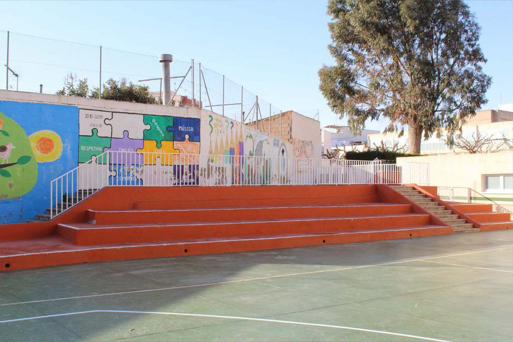 Ayuntamiento de Novelda 06-2-1024x683 Mantenimiento de Ciudad acomete mejoras de pintura en el CEIP Alfonso X El Sabio 