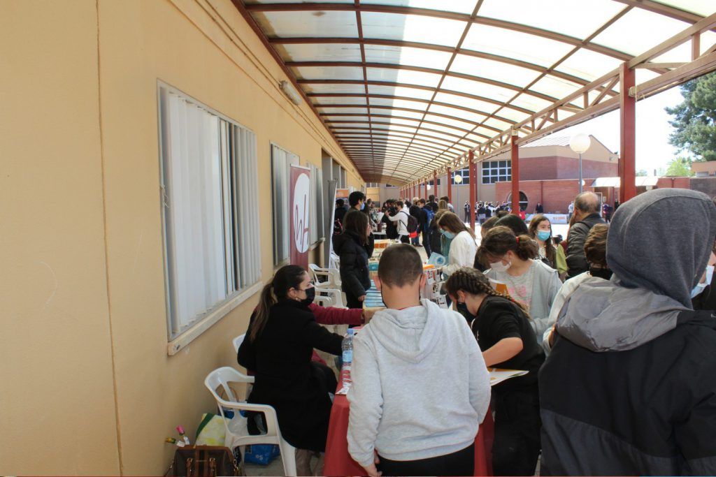 Ayuntamiento de Novelda 27-1024x683 El IES La Mola acoge la decimocuarta edición de la Feria de Formación y Empleo 