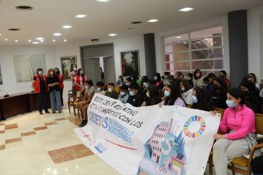 Ayuntamiento de Novelda 02-visita-ceip-jorge-juan-1024x683 Alumnat del CEIP Jorge Juan presenta propostes per a una ciutat més inclusiva, segura i sostenible 