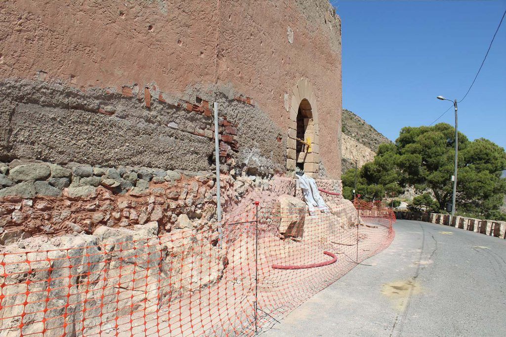 Ayuntamiento de Novelda Heraldo-3-1024x683 Finalizan los trabajos de recuperación de la Font dels Tres Amics 