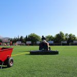 Ayuntamiento de Novelda 08-mantenimiento-instalaciones-deportivas-1-150x150 Deportes adquiere maquinaria para el mantenimiento del césped artificial de los campos de fútbol 