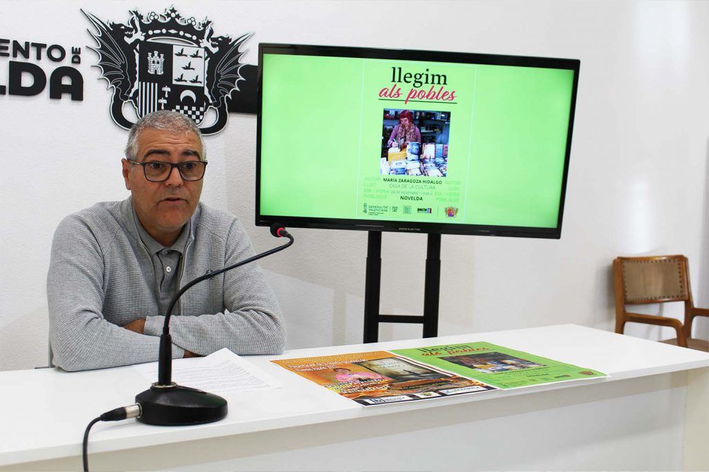 Ayuntamiento de Novelda libro-1024x683 El salón de actos de la Casa de Cultura acoge la presentación del premio Azorín 2022 “La Biblioteca de Fuego” 