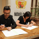 Ayuntamiento de Novelda 01-Convenios-Juegos-Escolares-150x150 El Ayuntamiento y las AMPA’s firman el convenio de colaboración para la financiación de los Juegos Escolares 