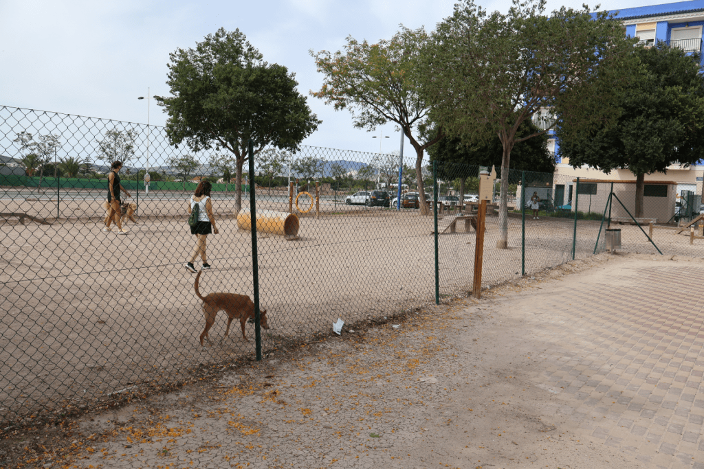 Ayuntamiento de Novelda Horario-parque-canino-3-1-1024x683 Protección Animal modifica el horario de uso del área canina  del parque del Donante de Sangre 