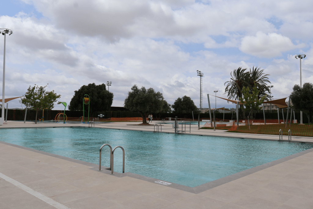 Ayuntamiento de Novelda Piscinas-1-1024x683 Novelda reobri les piscines municipals totalment renovades 
