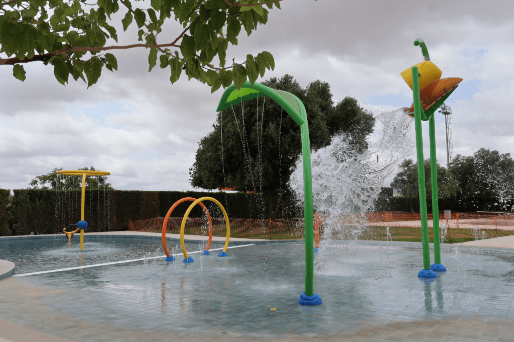Ayuntamiento de Novelda Piscinas-3-1024x683 Novelda reobri les piscines municipals totalment renovades 