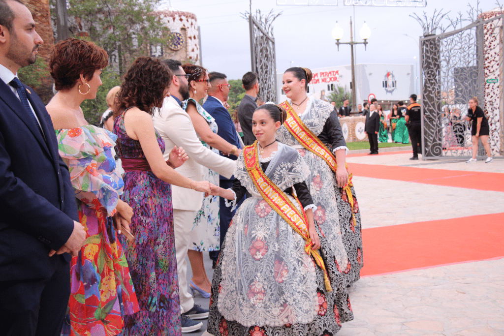 Ayuntamiento de Novelda Pregón-19-1024x683 La suerte del abanico convierte a Lucía Sánchez y Soraya Benítez en reinas de las fiestas de Novelda 
