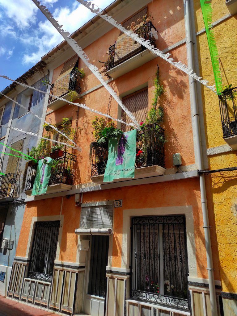 Ayuntamiento de Novelda Concurso-balcones-1-767x1024 Medi Ambient dona a conéixer els guanyadors de la primera edició del Concurs de Decoració de Balcons i Finestres 